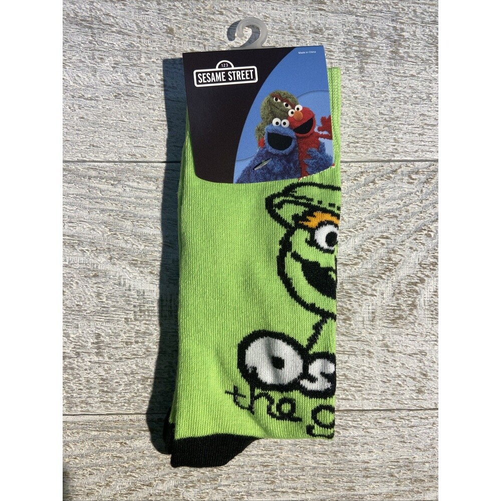 Sesame Street OSCAR THE GROUCH Crew Socks Size 8-12 Unisex Adult Green NWT #D059